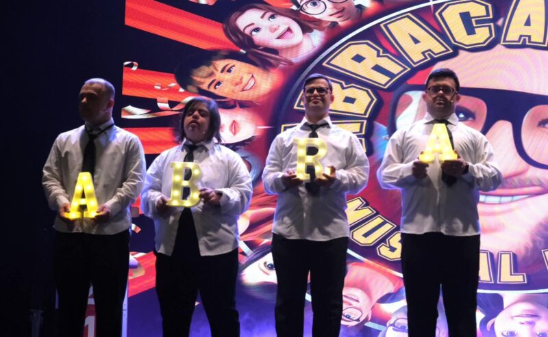 Il musical “Abracadown” trasforma il pregiudizio in accoglienza: il tour in partenza da Roma-Casal Bertone